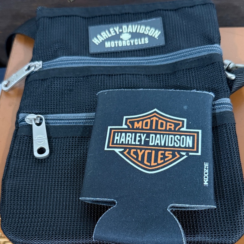 Harley-Davidson Black and Gray Messenger Bag & Can Cover